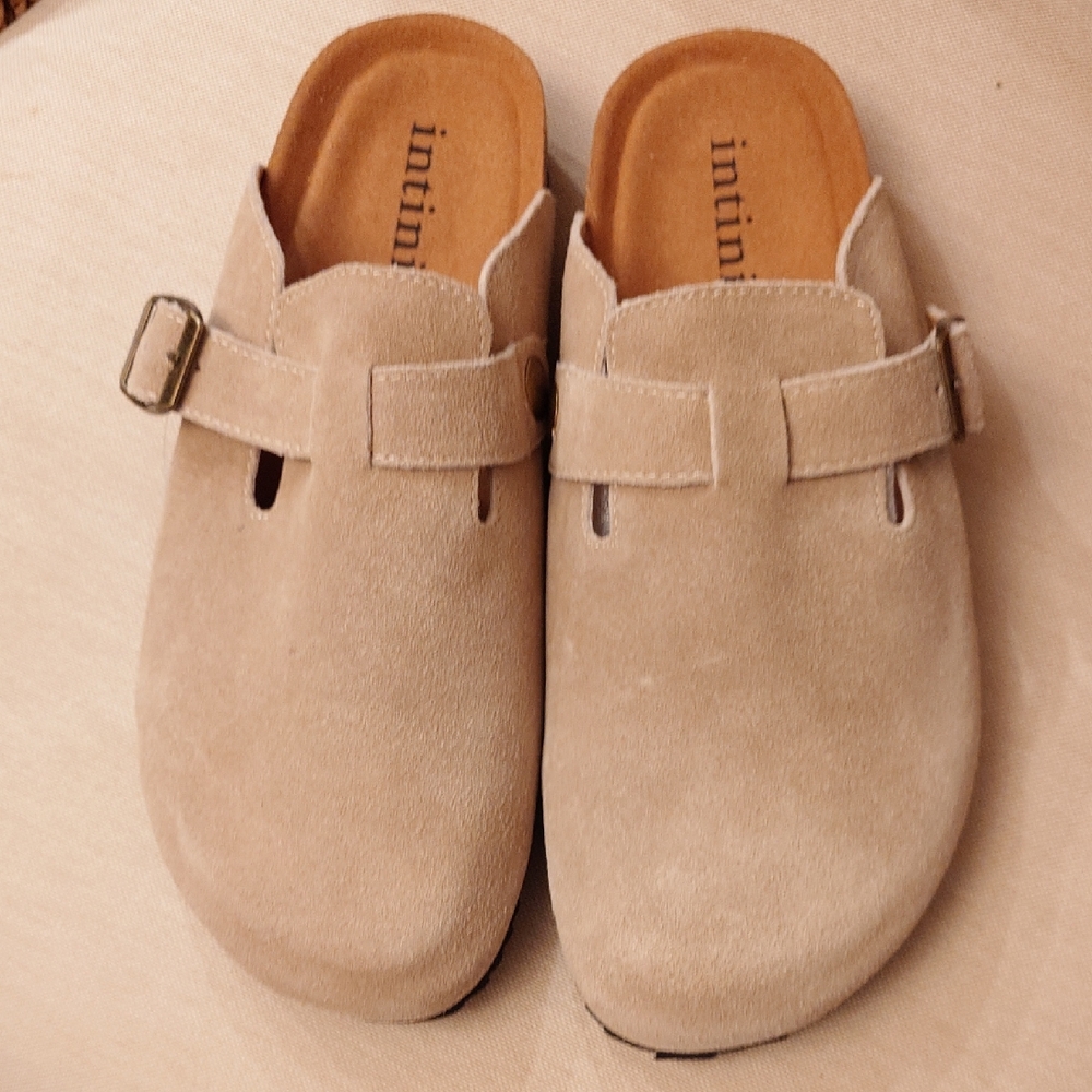 Women's Suede Clogs